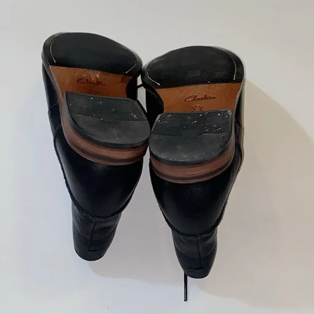 Clark’s Est 1825 Plus Cushion Men Dress Shoes Size 8.5M US